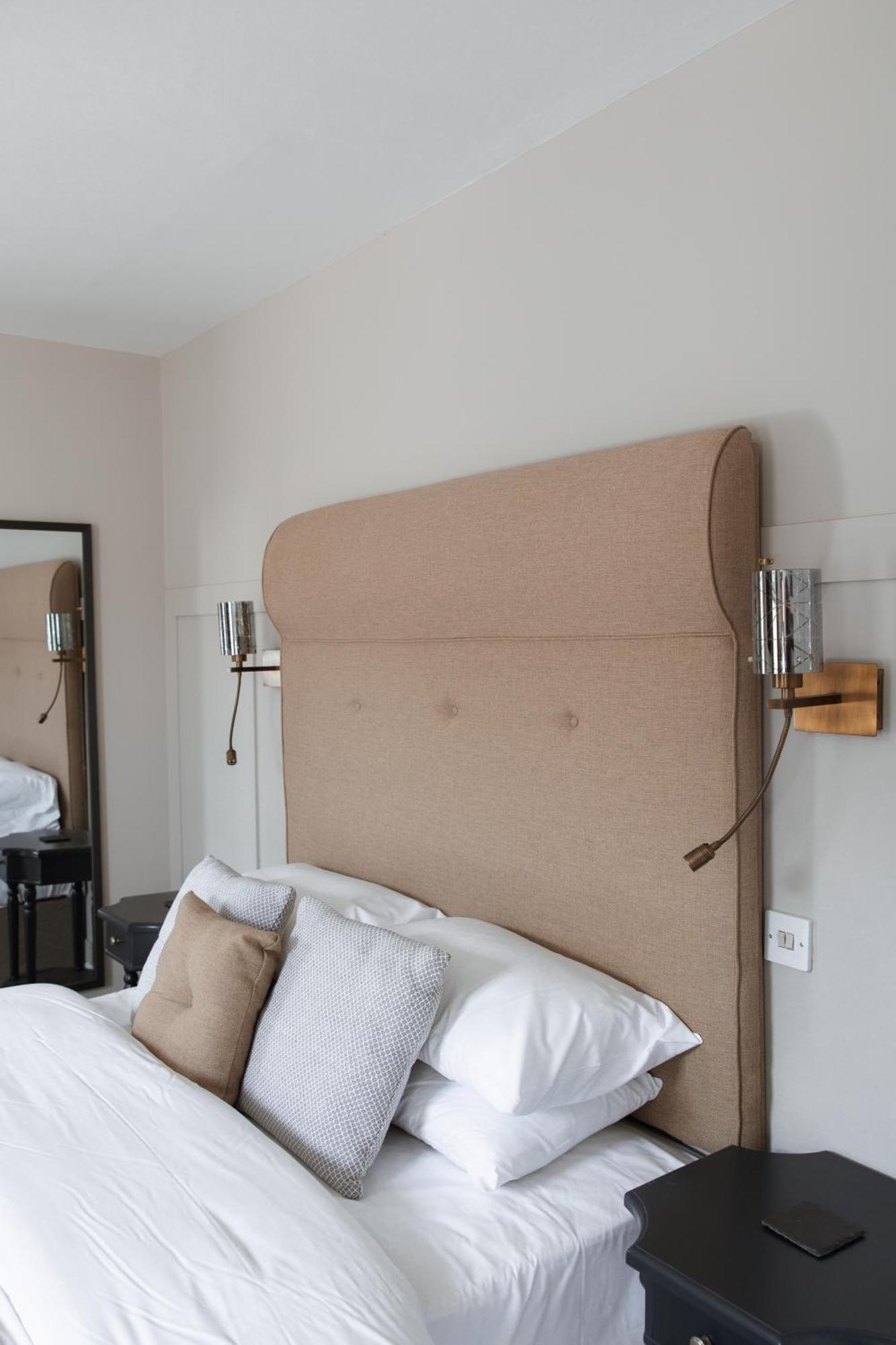 The Raven Hotel At Much Wenlock By Purestay Esterno foto